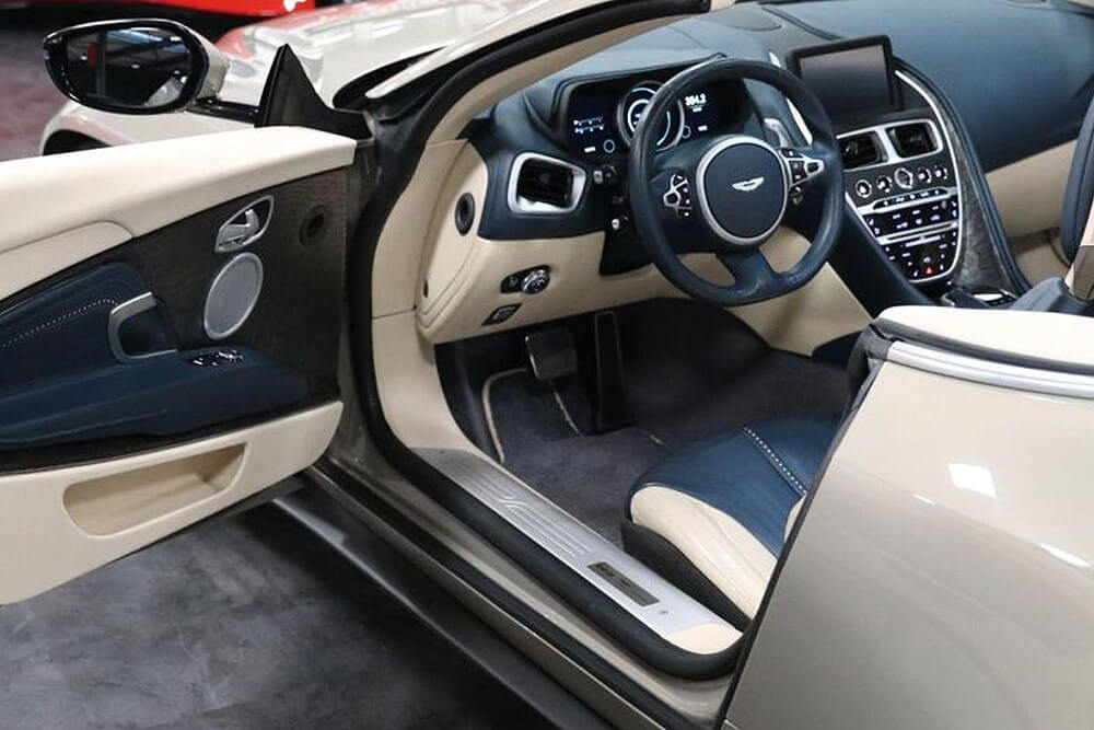 Aston Martin DB11, 2020